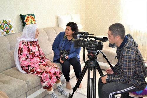 Социалистик Хезмәт Герое Гөлбикә апа Кәримованы туган көне белән котладылар