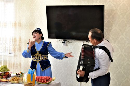 Социалистик Хезмәт Герое Гөлбикә апа Кәримованы туган көне белән котладылар