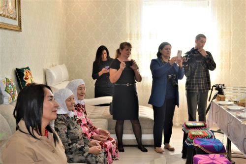 Социалистик Хезмәт Герое Гөлбикә апа Кәримованы туган көне белән котладылар