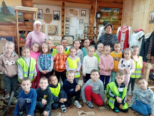 Балалар Теләче туган якны өйрәнү музее белән таныштылар