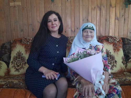 Кадерле әни һәм әби булып гомер кичерә