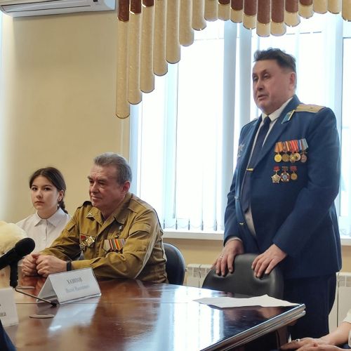 «Туган ил минем өчен нәрсәдән башлана» дип исемләнгән  иншалар бәйгесе җиңүчеләре бүләкләнде