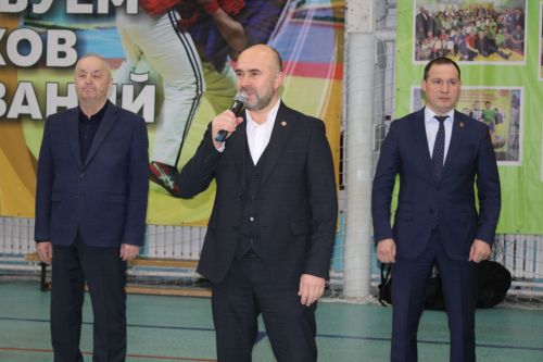 Яшь кызлар туп суга