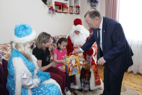 Россиядә дәүләттән Яңа елга бушлай бүләк алучылар исемлеге билгеле