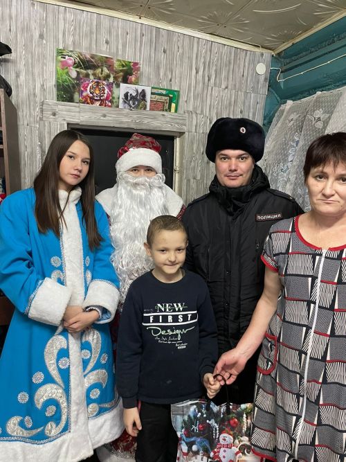 Проведена акция профилактической направленности «Полицейский дед мороз»