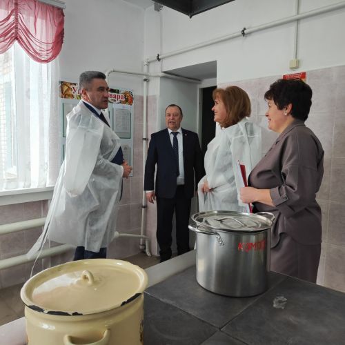 Татарстан Республикасының Мәгариф һәм фән министры Илсур Һадиуллин районга эш сәфәре белән килде