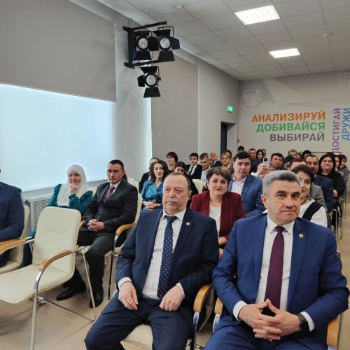 Татарстан Республикасының Мәгариф һәм фән министры Илсур Һадиуллин районга эш сәфәре белән килде