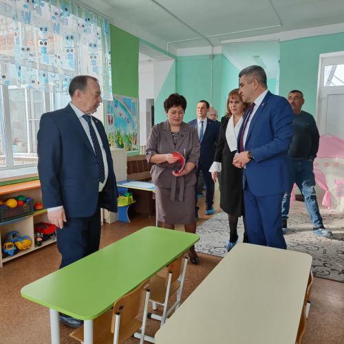 Татарстан Республикасының Мәгариф һәм фән министры Илсур Һадиуллин районга эш сәфәре белән килде