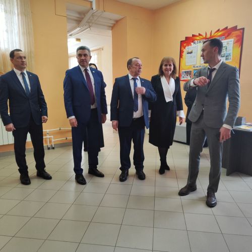 Татарстан Республикасының Мәгариф һәм фән министры Илсур Һадиуллин районга эш сәфәре белән килде