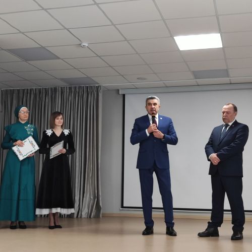 Татарстан Республикасының Мәгариф һәм фән министры Илсур Һадиуллин районга эш сәфәре белән килде