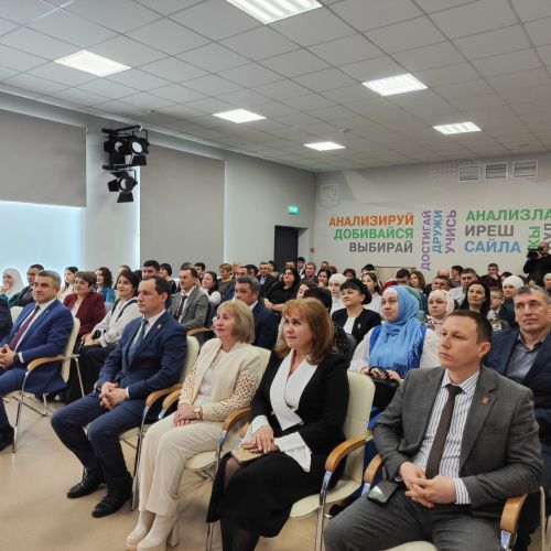 Татарстан Республикасының Мәгариф һәм фән министры Илсур Һадиуллин районга эш сәфәре белән килде