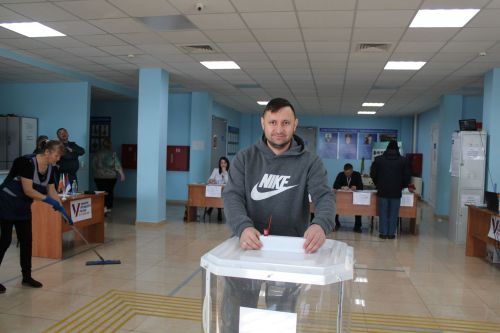 Сайлаулар Теләче авылының 2670 нче сайлау участогында да башланып китте