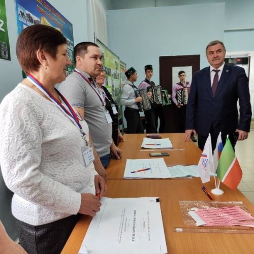 Сайлаучыларны гармунчылар каршы ала