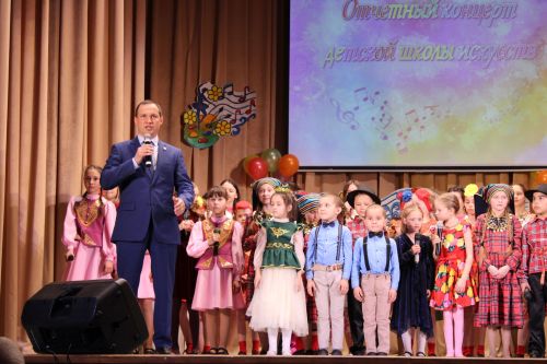 Теләче балалар сәнгать мәктәбенең еллык отчет концерты узды