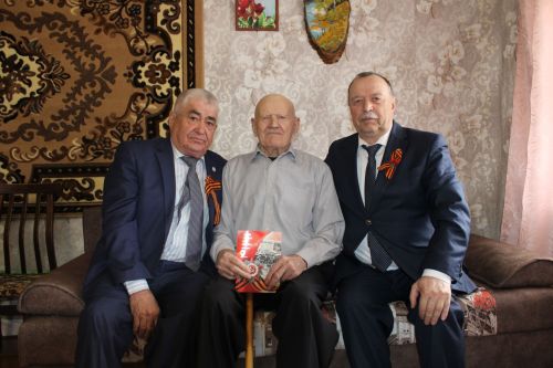 Якынлашып килүче Җиңү бәйрәме белән тәбрикләделәр