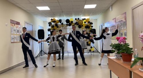 Соңгы кыңгырау бәйрәме мәңгегә шатлыклы хатирә булып калсын!