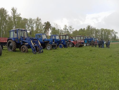 Авыл җирлекләрендә шәхси затларның үзйөрешле машиналарына техник карау бара