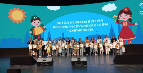 Өстәл уеннары буенча беренче республикакүләм чемпионатында катнаштылар