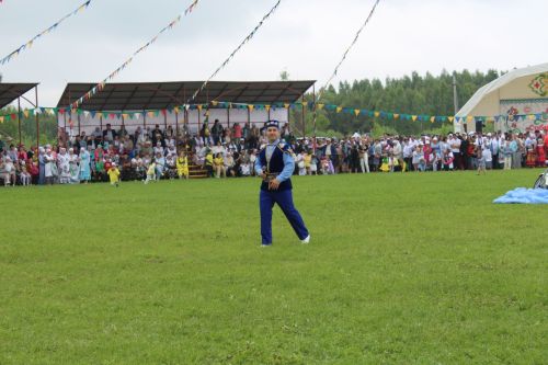 Сәхнә яныннан кеше өзелмәде