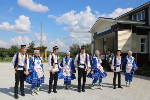 «Фатыйх Хөсни эзләре буйлап - Равил Фәйзуллин йөзүләре»