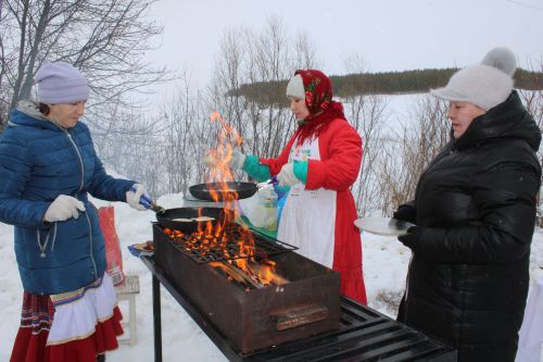 Бәке тишеп су коендылар