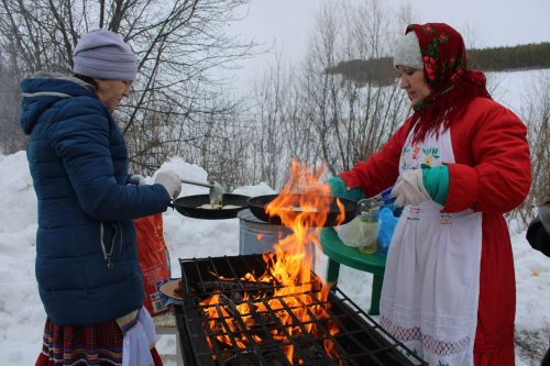 Бәке тишеп су коендылар