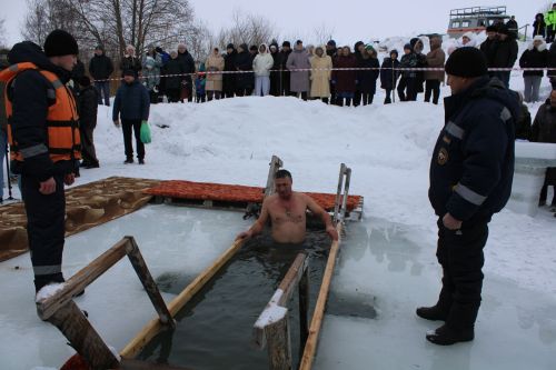 Бәке тишеп су коендылар