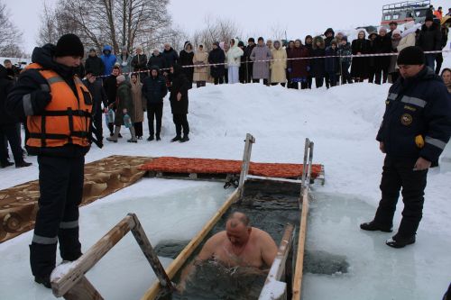 Бәке тишеп су коендылар