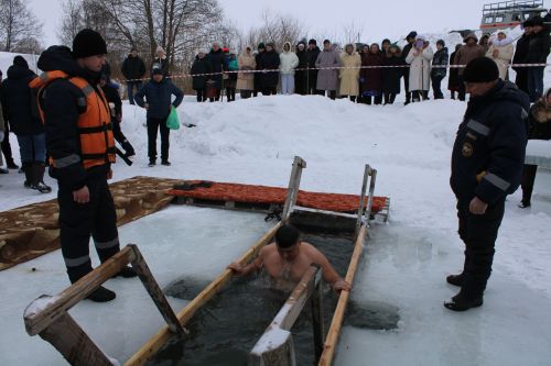 Бәке тишеп су коендылар