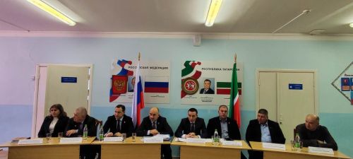 Район  башлыгы  Баландыш  төп  мәктәбе  укучылары  белән  күреште