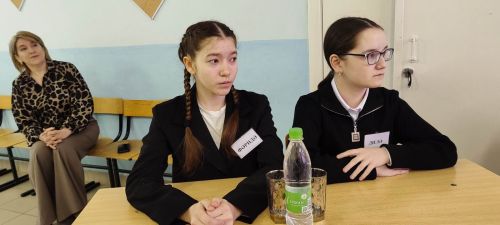 Район  башлыгы  Баландыш  төп  мәктәбе  укучылары  белән  күреште