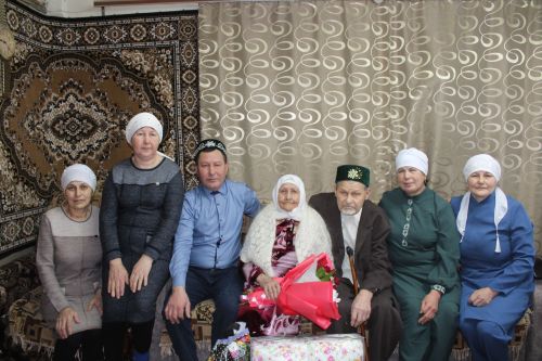 Юбилейлары белән тәбрикләделәр
