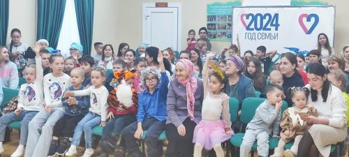 Баландышта балалар өчен бәйрәм оештырдылар