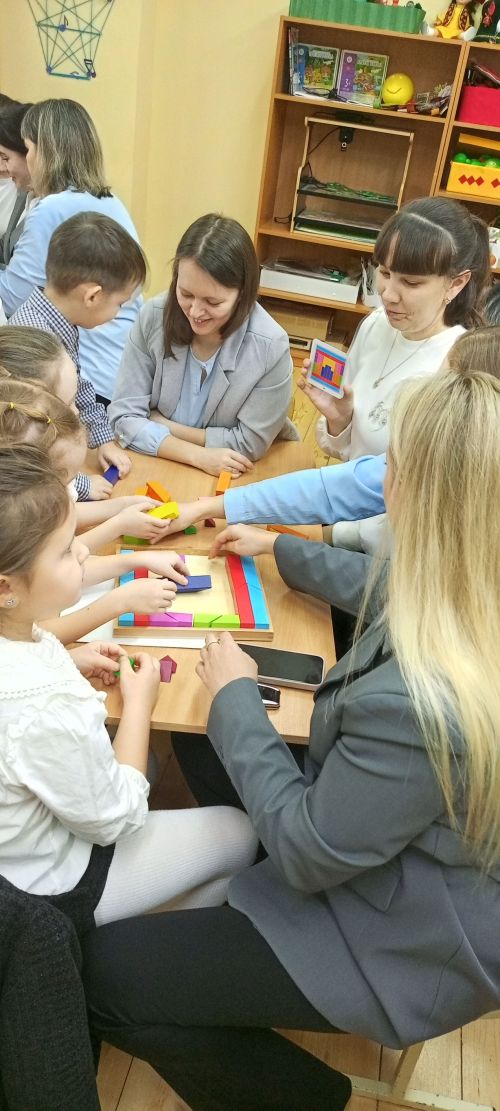 «Әни белән акыллы уеннар» чарасы үткәрелде