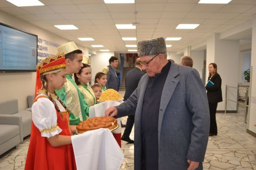 «Яшик әле, Теләче» дип исемләнгән китап тәкьдим итү кичәсе булды