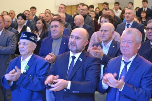 «Яшик әле, Теләче» дип исемләнгән китап тәкьдим итү кичәсе булды