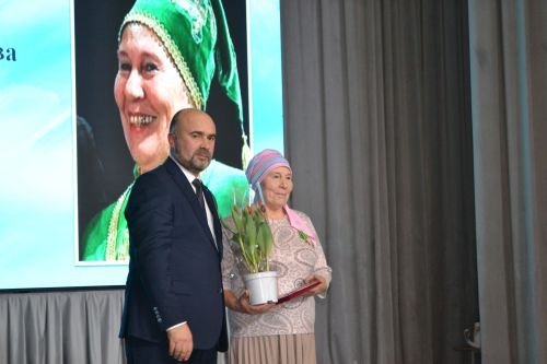 «Яшик әле, Теләче» дип исемләнгән китап тәкьдим итү кичәсе булды