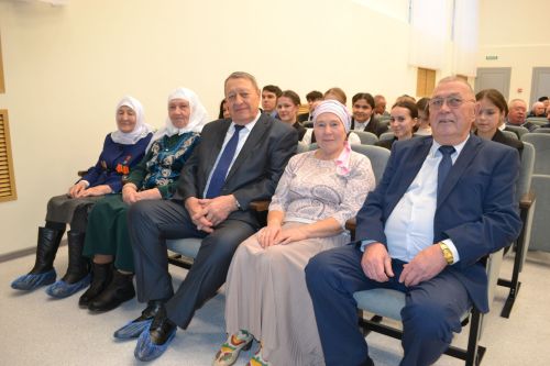 «Яшик әле, Теләче» дип исемләнгән китап тәкьдим итү кичәсе булды