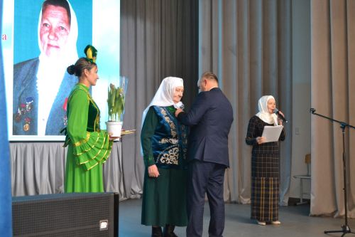 «Яшик әле, Теләче» дип исемләнгән китап тәкьдим итү кичәсе булды