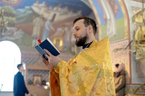 Отец Алексей: Сердечно поздравляю вас с Новым годом и Рождеством Христовым!