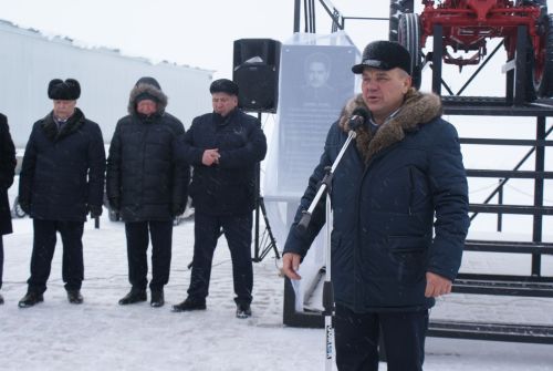 Теләчедә Гомәр  Байчуринның 135 еллыгына багышлап эшләнгән хәтер тактасын ачтылар