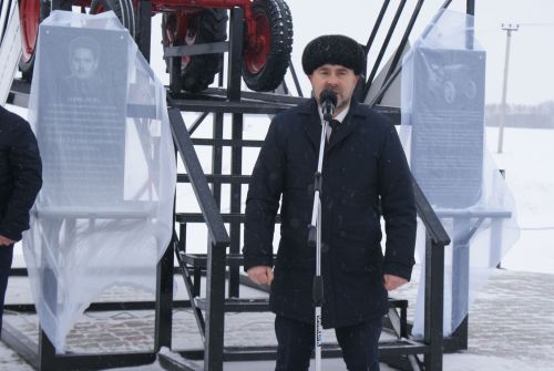 Теләчедә Гомәр  Байчуринның 135 еллыгына багышлап эшләнгән хәтер тактасын ачтылар