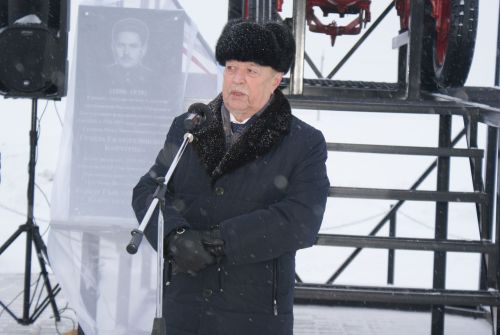 Теләчедә Гомәр  Байчуринның 135 еллыгына багышлап эшләнгән хәтер тактасын ачтылар