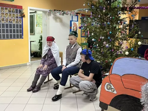 Шәтке мәктәбендә Яңа ел бәйрәме узды