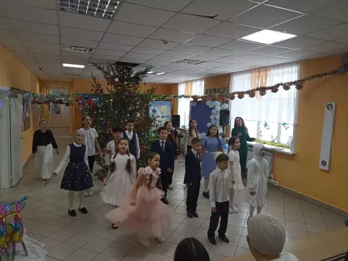 Шәтке мәктәбендә Яңа ел бәйрәме узды