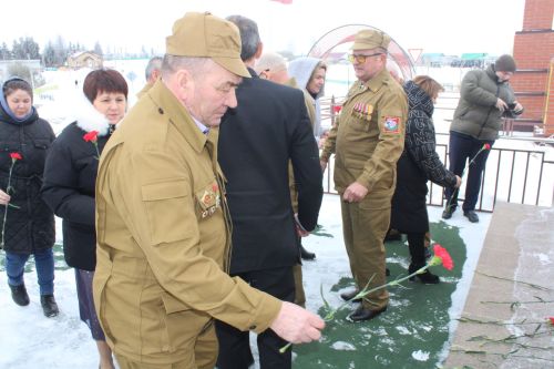 Төшләремдә һаман сугыш күрәм...