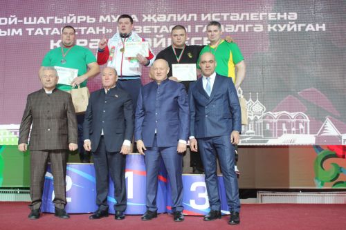 Герой - шагыйрь истәлегенә