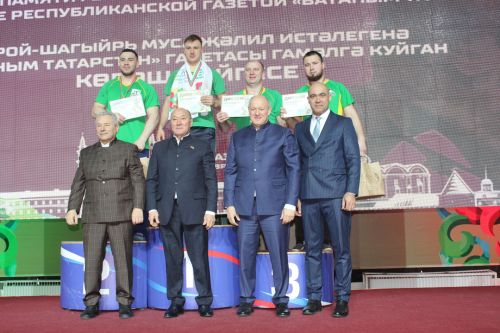 Герой - шагыйрь истәлегенә