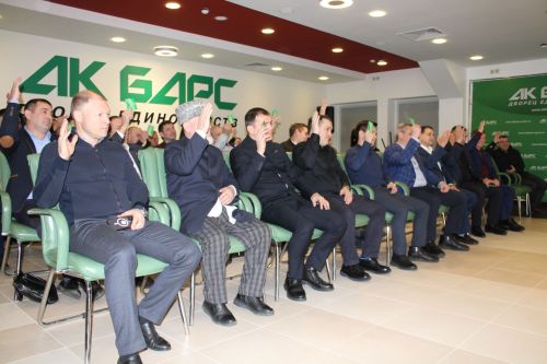 Герой - шагыйрь истәлегенә