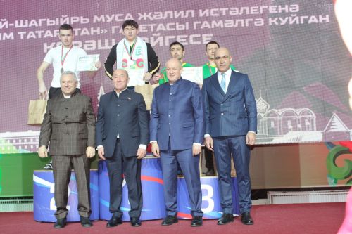 Герой - шагыйрь истәлегенә